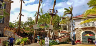 Başkent Falmouth, Karayipler 'in en iyi korunmuş tarihi kentlerinden biridir ve aynı zamanda bölgedeki en büyük yolcu gemisi limanına da sahiptir..