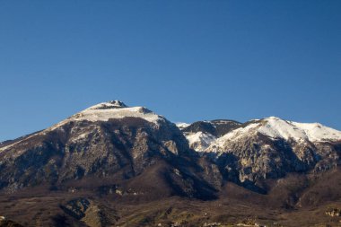 İtalya 'nın Abruzzo bölgesindeki Majella dağının resmi.