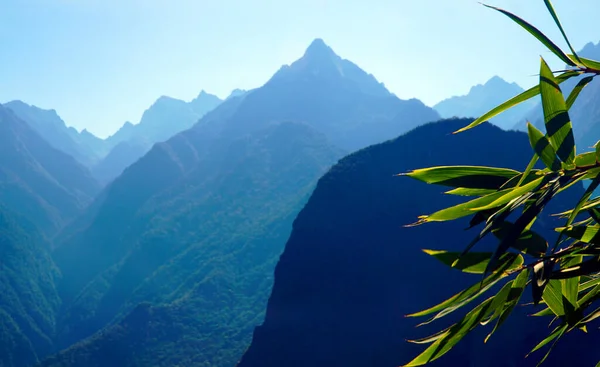 Calming Blue Mountain Range Andes Mountains — Stockfoto