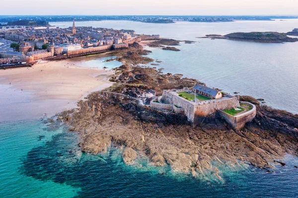 Flygfoto Över Malo Stadsmurar Och National Fort Atlantkusten Bretagne Frankrike — Stockfoto
