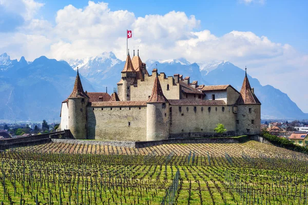 Medeltida Chateau Aigle Slott Schweiziska Alperna Kanton Vaud Schweiz — Stockfoto