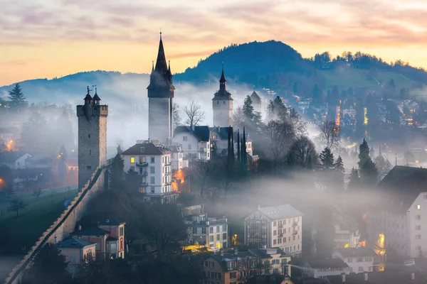 Historical City Wall Towers Lucerne Old Town Misty Winter Morning — Stockfoto