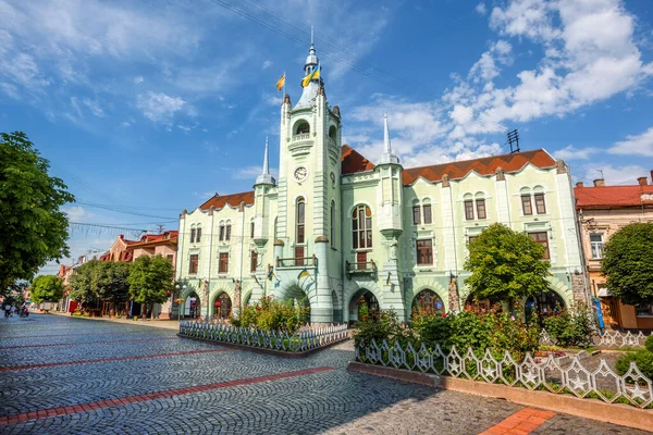 Neogotycki Ratusz Jest Głównym Zabytkiem Starego Miasta Mukaczewie Zachodnia Ukraina — Zdjęcie stockowe