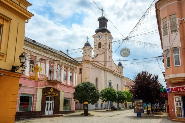Uzhgorod Ukraine July 2019 Roman Catholic George Church Pedestrian Street — Zdjęcie stockowe