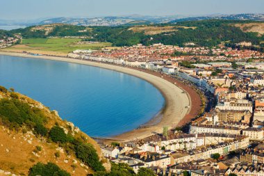 Llandudno, Birleşik Krallık 'ın Galler' deki en büyük sahil beldesi. İrlanda Denizi 'ndeki uzun gezinti alanı ve kumsal sahili ile ünlüdür.