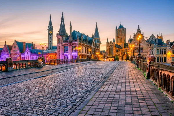 Casco Antiguo Medieval Histórica Ciudad Gante Dramática Luz Del Amanecer —  Fotos de Stock