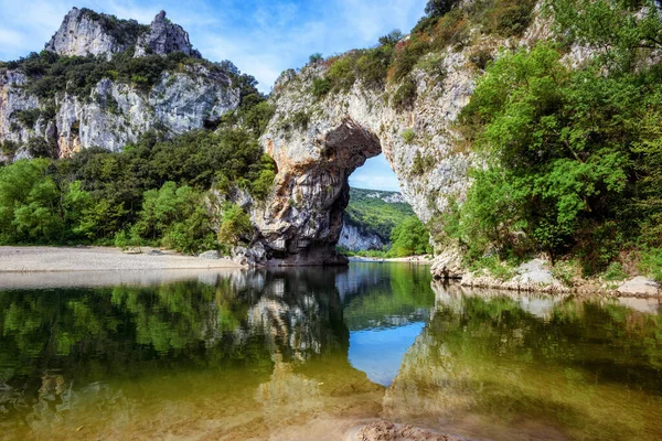 Pont Arc Přirozený Oblouk Soutěsce Řeky Ardeche Francii Pont Arc — Stock fotografie