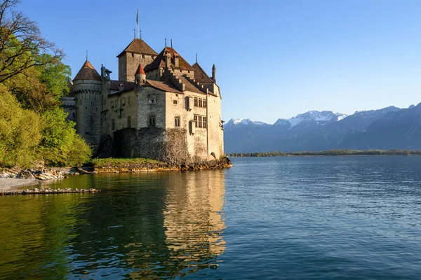 Исторический Замок Чийон Женевском Озере Швейцарских Альпах Монтрё Швейцария — стоковое фото