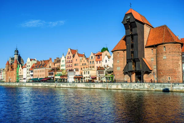 Zuraw Kran Und Die Gotischen Fassaden Der Historischen Altstadt Danzig — Stockfoto