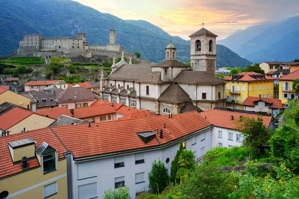 Kota Bellinzona Pemandangan Kota Tua Bersejarah Gereja Katolik Kastil Castelgrande Stok Gambar