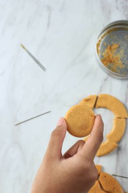 Dalgona Ppopgi Candy, Ev Yapımı Eski moda Sosyal Medya Şeker Virüsü