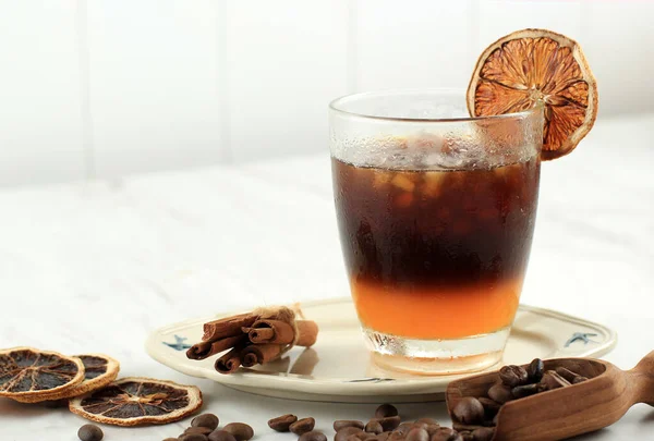 Pomerančový Kávový Koktejl Nebo Oramge Espresso Kávový Výstřel Džusem Sodou — Stock fotografie