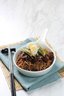 Jjangmyeon Kore Kara Sosu