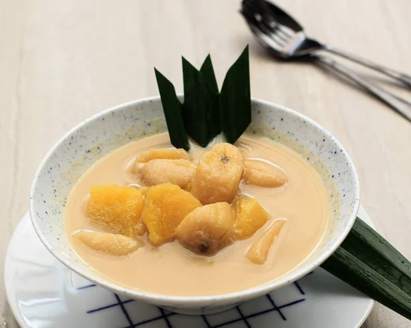 Kolak Pisang Ubi Ist Bananen Süßkartoffelkompott Beliebtes Indonesisches Dessert Aus — Stockfoto