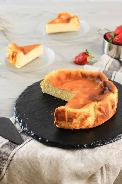Selected Focus Basque Burnt Cheese Cake White Kitchen Background Viral — Stock Photo, Image