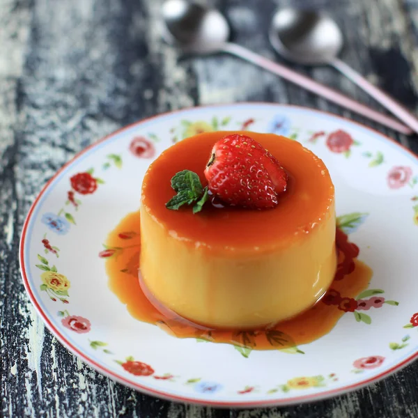 Homemade Dessert Caramel Pudding Strawberry Topping Copy Space Text — Stock Photo, Image