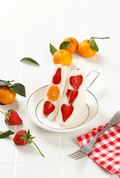 Fruchtsandwich Ichigo Sando Beliebtes Japanisches Dessert Sandwich Mit Sahne Und — Stockfoto