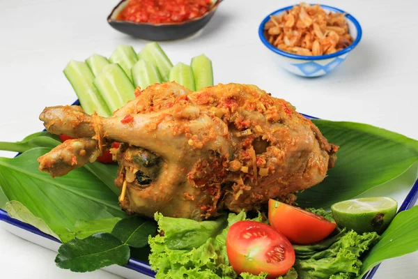 Ayam Betutu Balinese Roast Chicken Stuffed Cassava Leaves — Stok Foto