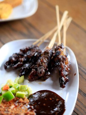 Seçilmiş Odak Noktası Maranggi Purwakarta, Endonezya usulü Biftek ya da Geleneksel Baharatlar ve Tatlı Soya Sosu ile Lamb Satay..
