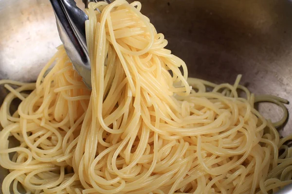 Primo Piano Degli Spaghetti Acqua Bollente Tegame Acciaio Preparazione Fare — Foto Stock