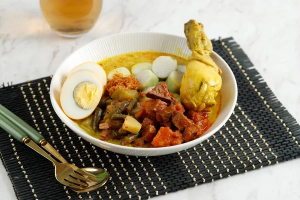 Lontong Cap Meh Traditionelle Indonesische Küche Mit Peranakan Einfluss — Stockfoto