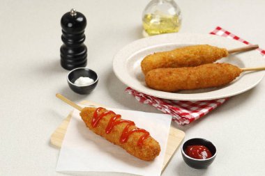 Domates soslu Mozarella Corndog, Popüler Kore ve Amerikan Sokak Yemekleri, Öndeki Sosise Seçilmiş Odaklanma