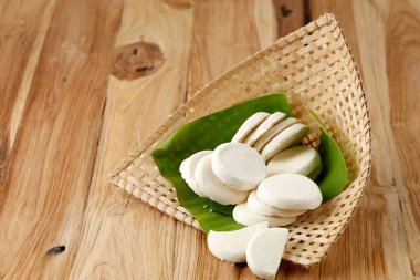 Brem Khas Solo veya Brem Madiun, Endonezya Geleneksel Şeker Atıştırması Kurutulmuş Fermente Pirinç Suyu. 