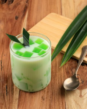 Buko Pandan Kelapa Muda - Filipin Hindistancevizi Pandan Çölü Tahta Masanın Üzerinde Cam Üzerinde