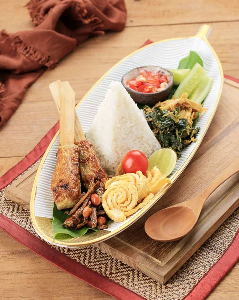 Nasi Lemak Atau Nasi Campur Bali Beras Bali Indonesia Dengan — Stok Foto
