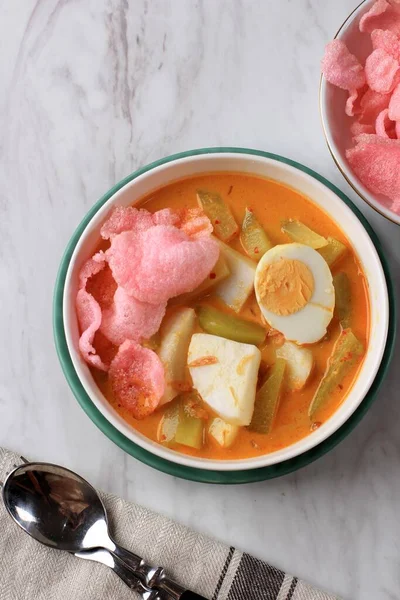 Top View Lontong Sayur Padang Zeleninové Kari Rýžovým Lisovaným Dortem — Stock fotografie