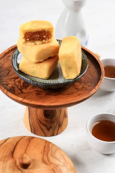 Ananaslı Kek Pastası, Tayvanlı Meşhur Tatlı Tatlı Tatlı Tatlı Yemekler, Beyaz Arkaplanda Uzay Tasarımı Kopyalama, Seçilmiş Odaklanma 