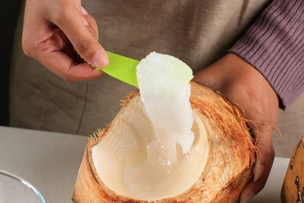 Female Hand Shredded Young Coconut Flesh Bowl Preparation Making Kelapa — Stock Photo, Image