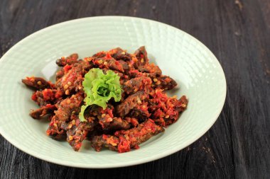 Balado Paru, Endonezya usulü sığır eti menüsü acılı sos, sarımsak ve Shallot ile karıştırılmış kızartma.. 