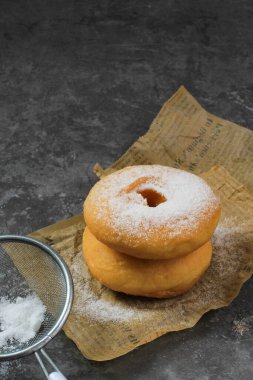 Şeker Yüzüklü Donutlar (Donat Kentang) Toz, İspanyol Çöreği veya Roscas Fritas ile. 