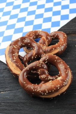 Tahta Masa 'daki Ekim Festivali için Bavyera Krakerleri Arkaplanı