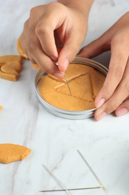 Dalgona Ppopgi Candy, Ev Yapımı Eski moda Sosyal Medya Şeker Virüsü