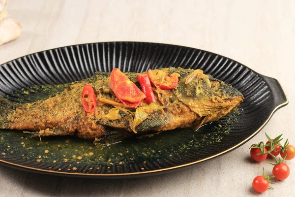 Ikan Pesmol Pesmol Fish Yellow Curry Close Wooden Table Copy — стокове фото