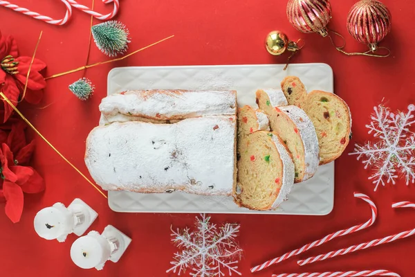 Christstollen Auf Rustikalem Hintergrund Traditionelles Weihnachtsgebäck Aus Deutscher Produktion Stollen — Stockfoto