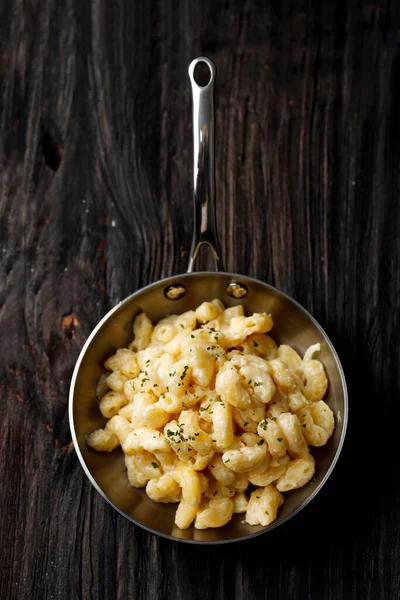 Macaroni Crémeux Fromage Sur Une Poêle Oan Parmesan Fines Herbes — Photo