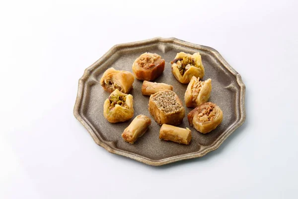 Pistachio Nuts Baklava Gold Plate Isolated White Table — Stock Photo, Image