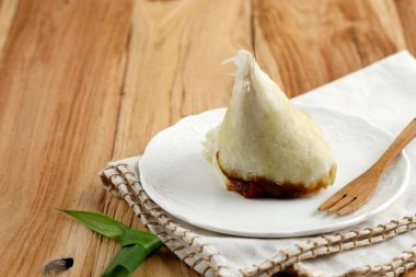 Awug Beras, Buğulanmış Pirinç unu, Shredded Coconut, ve Palm Sugar, Bandung 'dan Popular Street Food, West Java, Endonezya.