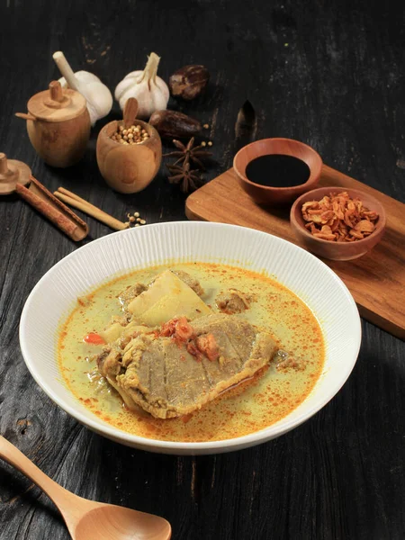 Gulai Kambing Indonesien Traditionel Fårekød Curry Soup Serveret Hvid Skål - Stock-foto