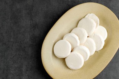 Top View Brem Khas Solo veya Brem Madiun, Endonezya Geleneksel Şeker Atıştırması Kurutulmuş Fermente Pirinç Suyu. 