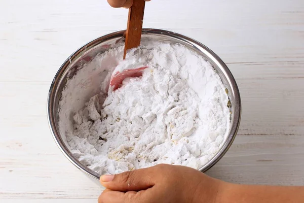 Proces Gotowania Lub Pieczenia Azjatyckie Samice Ręcznie Wymieszać Mąkę Tapioca — Zdjęcie stockowe