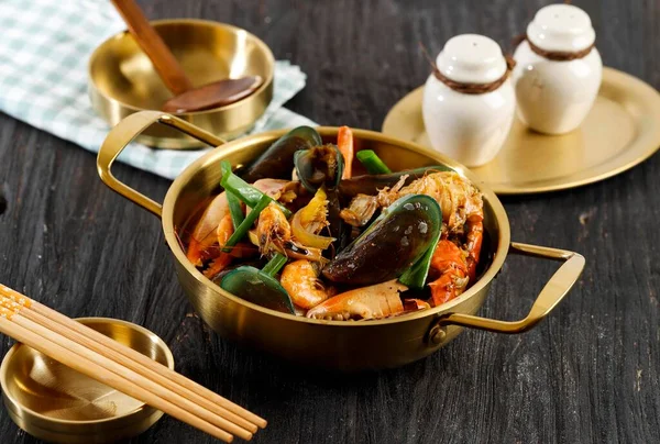 Koreanische Red Spicy Seafood Suppe Oder Jjampong Chinesisches Restaurant Menu — Stockfoto