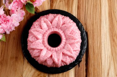 Puding Hunkwe veya Cente Manis, Cantik Manis, veya Jentik Manis Mung Fasulye Kremalı Sagoo İnci Pudingi Takjil Ramadhan için.