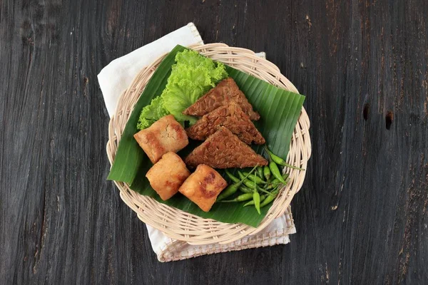 Tahu Tempe Bacem Tofu Tempeh Sweet Spices Top View Wooden — Stock fotografie