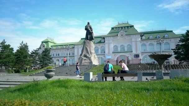 Monumen Untuk Penjelajah Yerofey Pavlovich Khabarovsk Lapangan Stasiun Khabarovsk — Stok Video