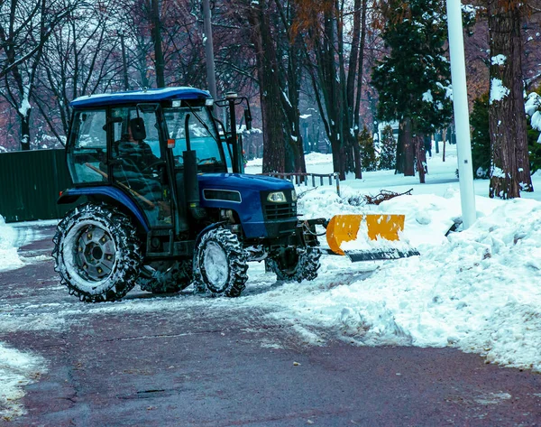 Blue Tractor Cleans City Streets Roads Heavy Snowfall Municipal Services — Stock Photo, Image