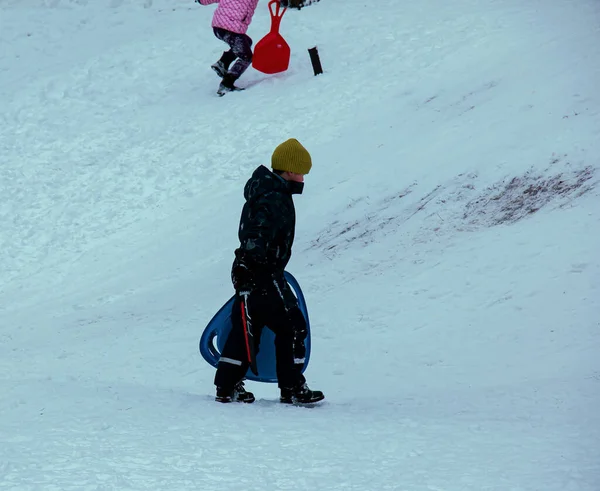 Dnepropetrovsk Ukraine 2021 Children Ride Sled Slide Winter Outdoor Play — стоковое фото